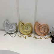Conch shell clutch