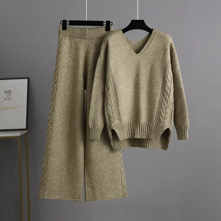 Green sweater with Trouser