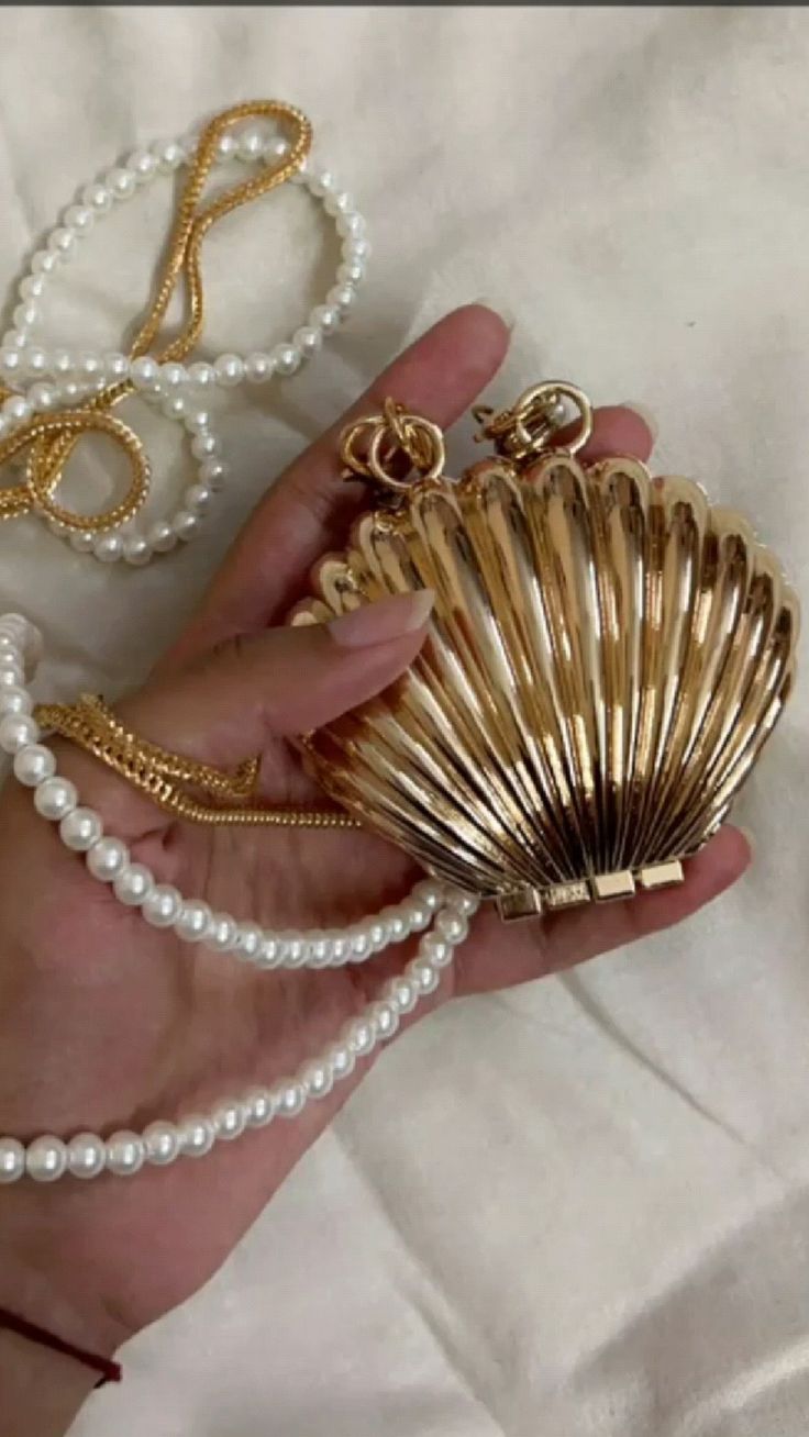 Mini Seashells Clutch