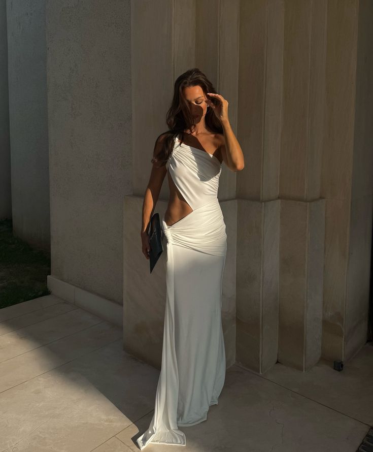 Elegant Backless Black Dress