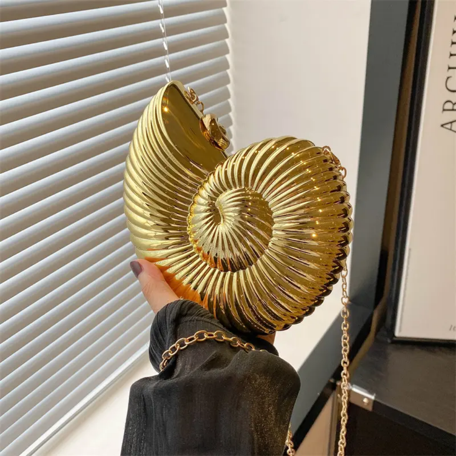Conch shell clutch