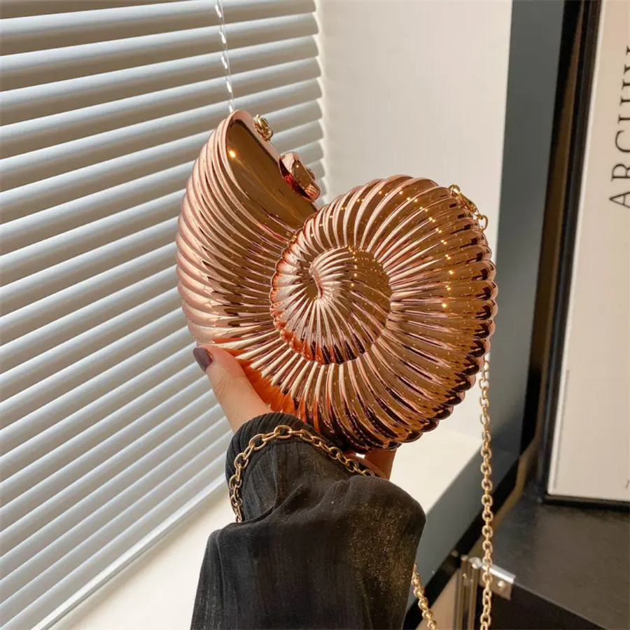 Conch shell clutch